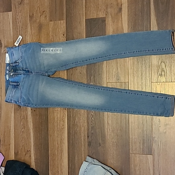 Old Navy skinny jean, size 16, light wash blue. - Picture 1 of 4